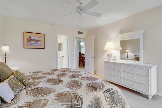 Unit I206 photo 18