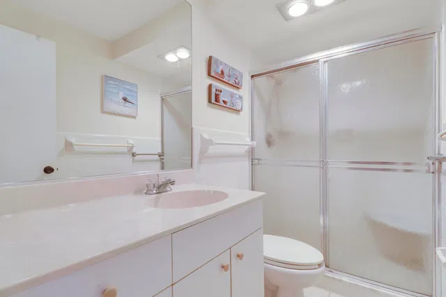 Unit I206 photo 22