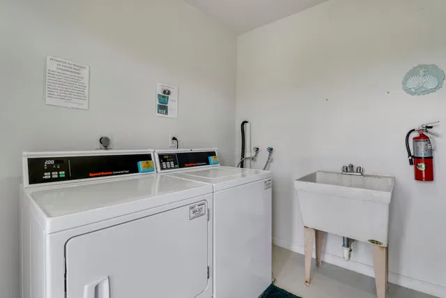 Unit I206 photo 23