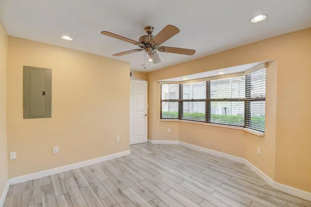 Unit Rear photo 5