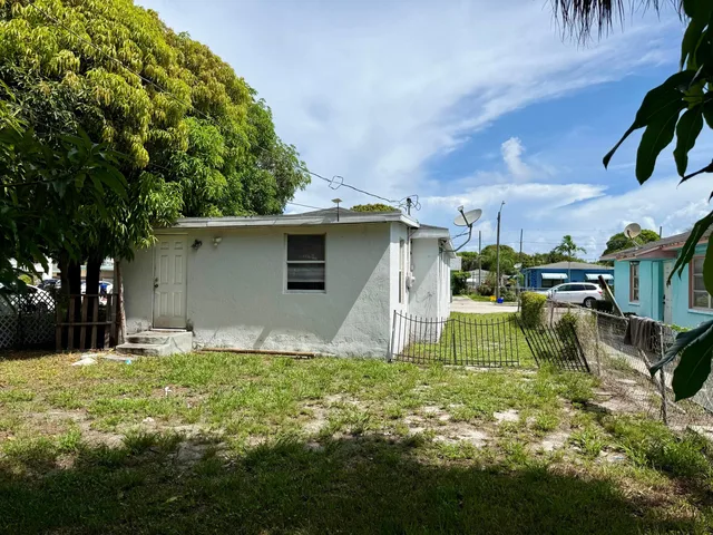 West Palm Beach Residence photo 16