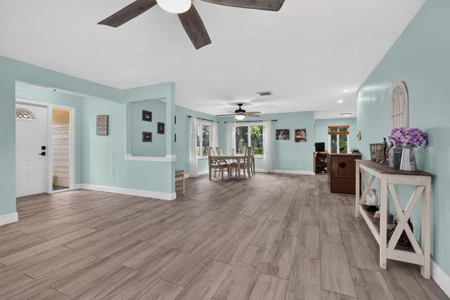  Residence photo 5