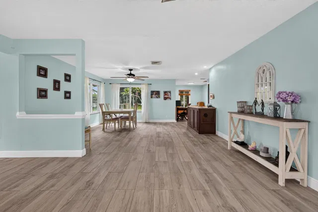  Residence photo 6
