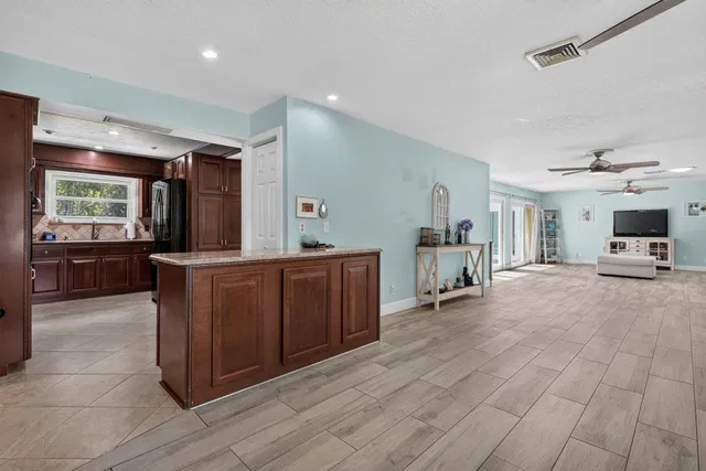  Residence photo 8
