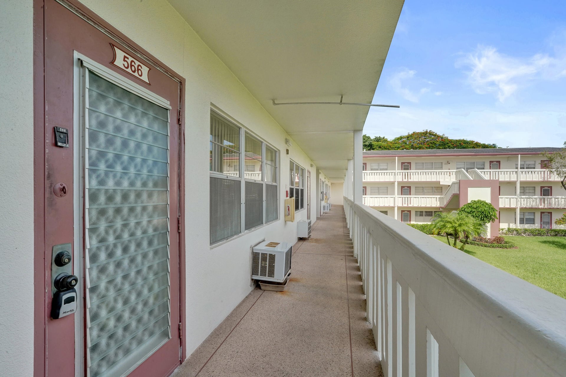  Residence photo 4