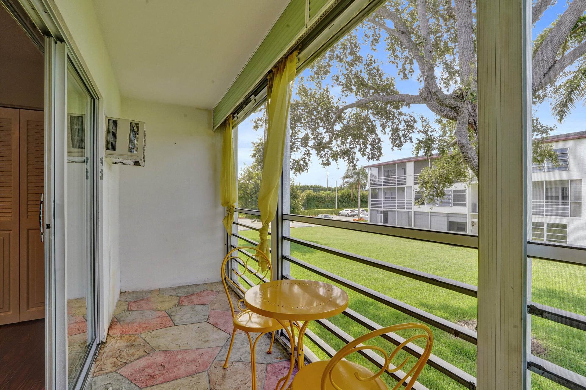  Residence photo 24
