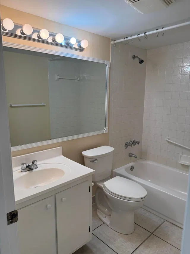  Unit C2 photo 5