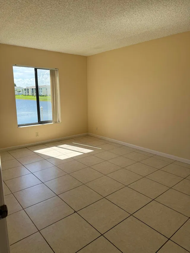  Unit C2 photo 8
