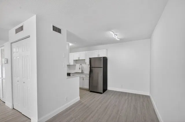 Unit C20 photo 5