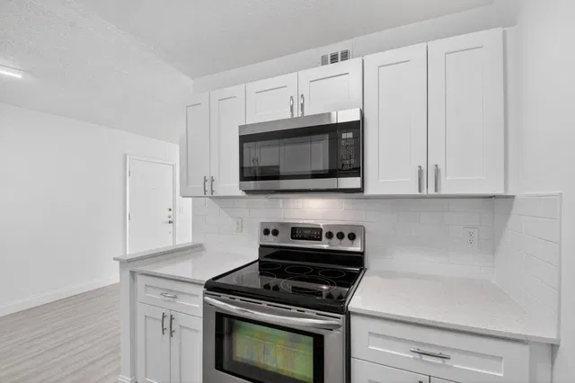 Unit C20 photo 7