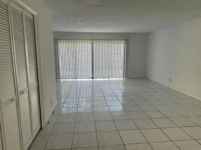  Residence photo 5