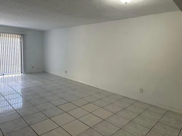  Residence photo 6