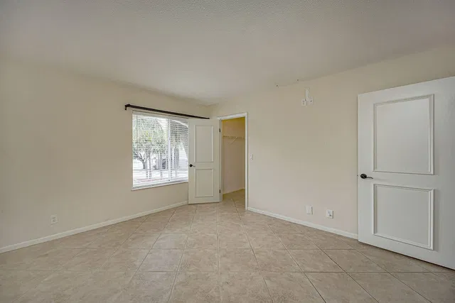Unit 1-203 photo 13