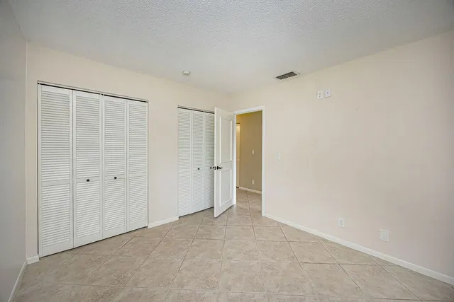 Unit 1-203 photo 23