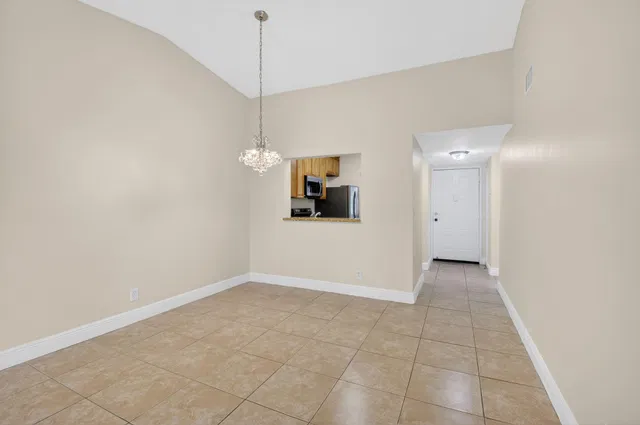 Unit 207 photo 5