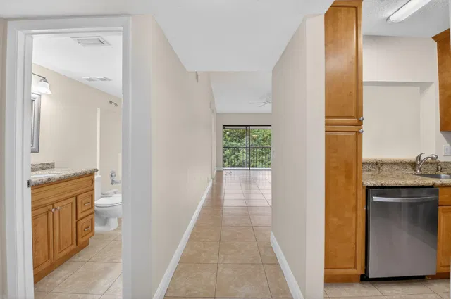 Unit 207 photo 6