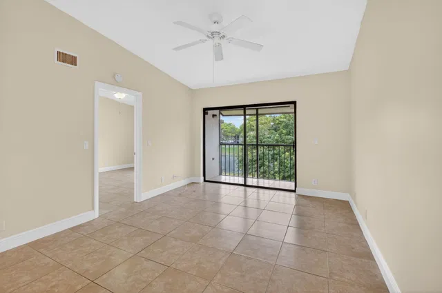 Unit 207 photo 9
