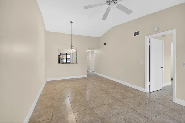 Unit 207 photo 10