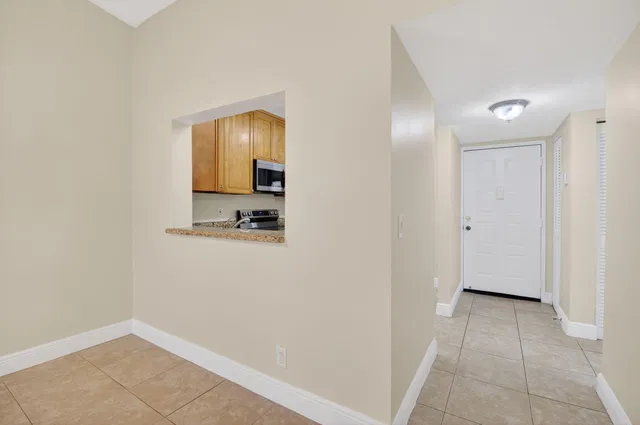 Unit 207 photo 12