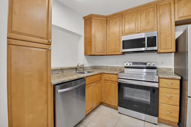 Unit 207 photo 15