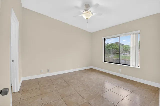 Unit 207 photo 17