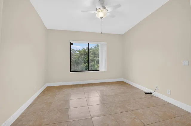 Unit 207 photo 18
