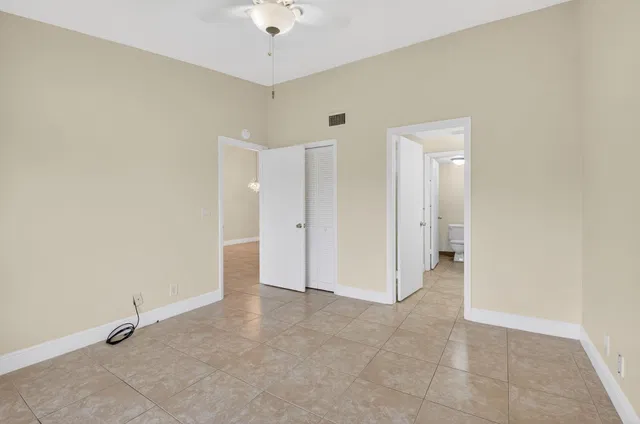 Unit 207 photo 19