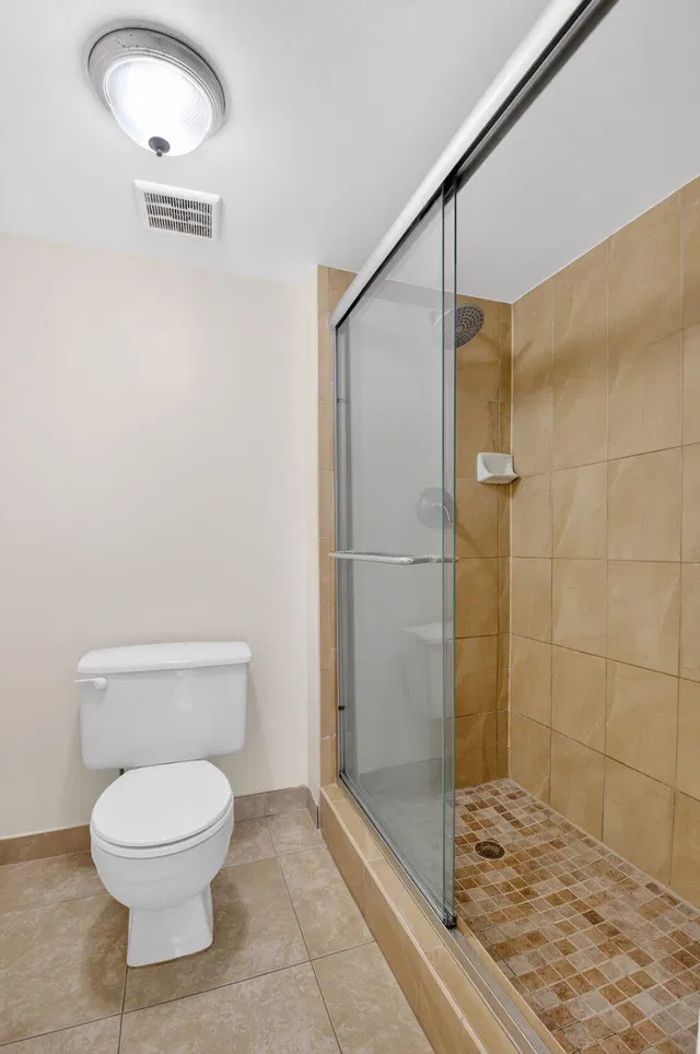 Unit 207 photo 22
