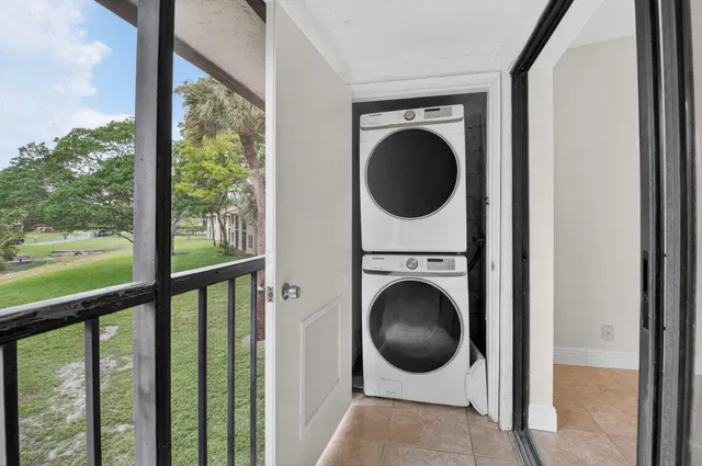 Unit 207 photo 28