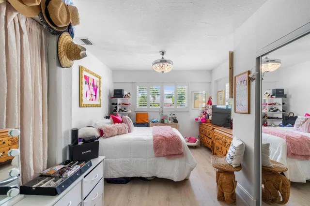  Residence photo 15