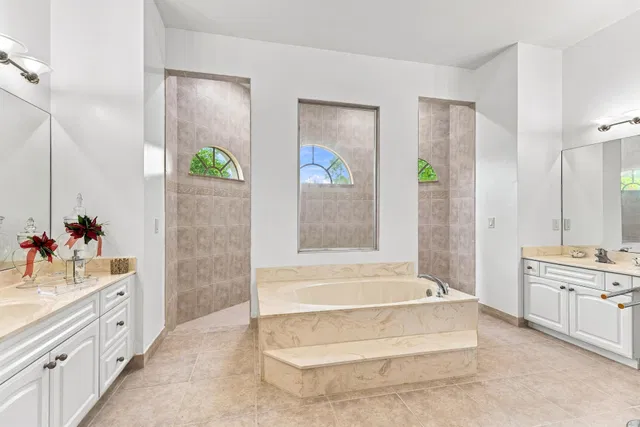 Residence photo 10
