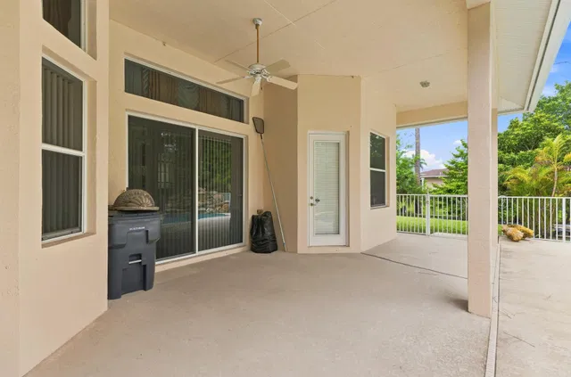 Residence photo 16