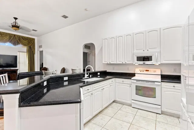 Residence photo 24