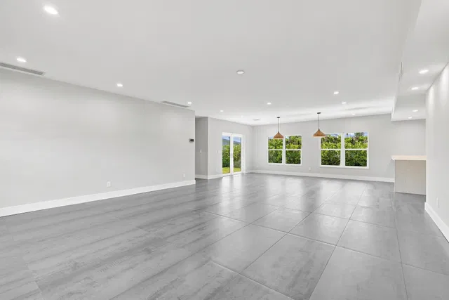  Residence photo 4