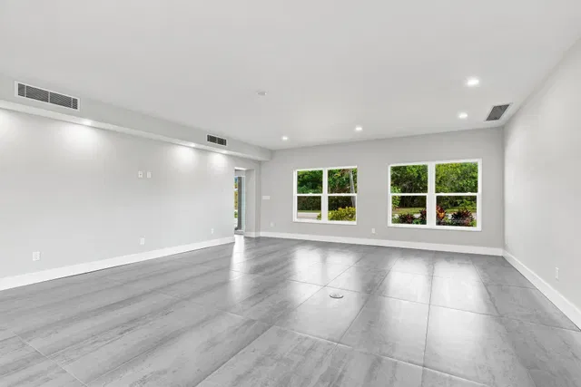  Residence photo 6