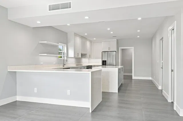  Residence photo 9