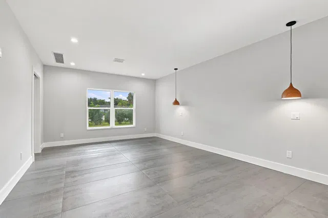  Residence photo 12