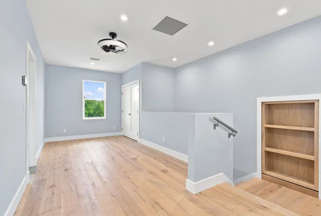  Residence photo 17