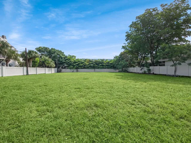 Palm Trail Delray Beach Residence photo 14
