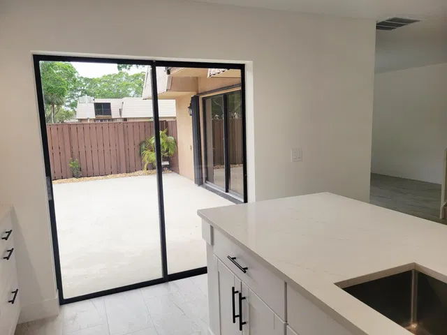  Residence photo 4