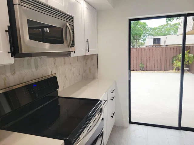  Residence photo 5