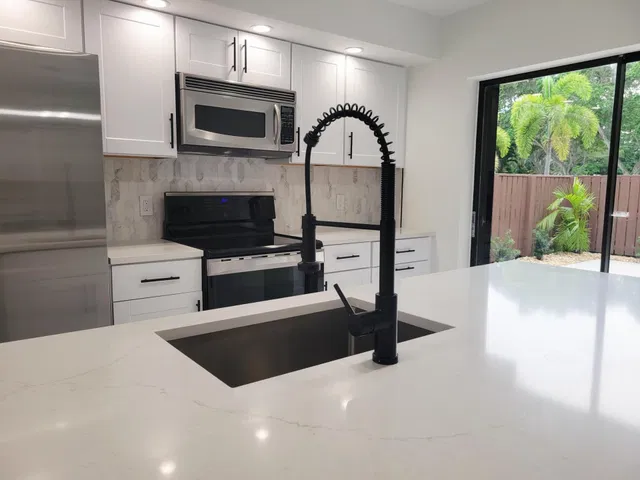  Residence photo 9