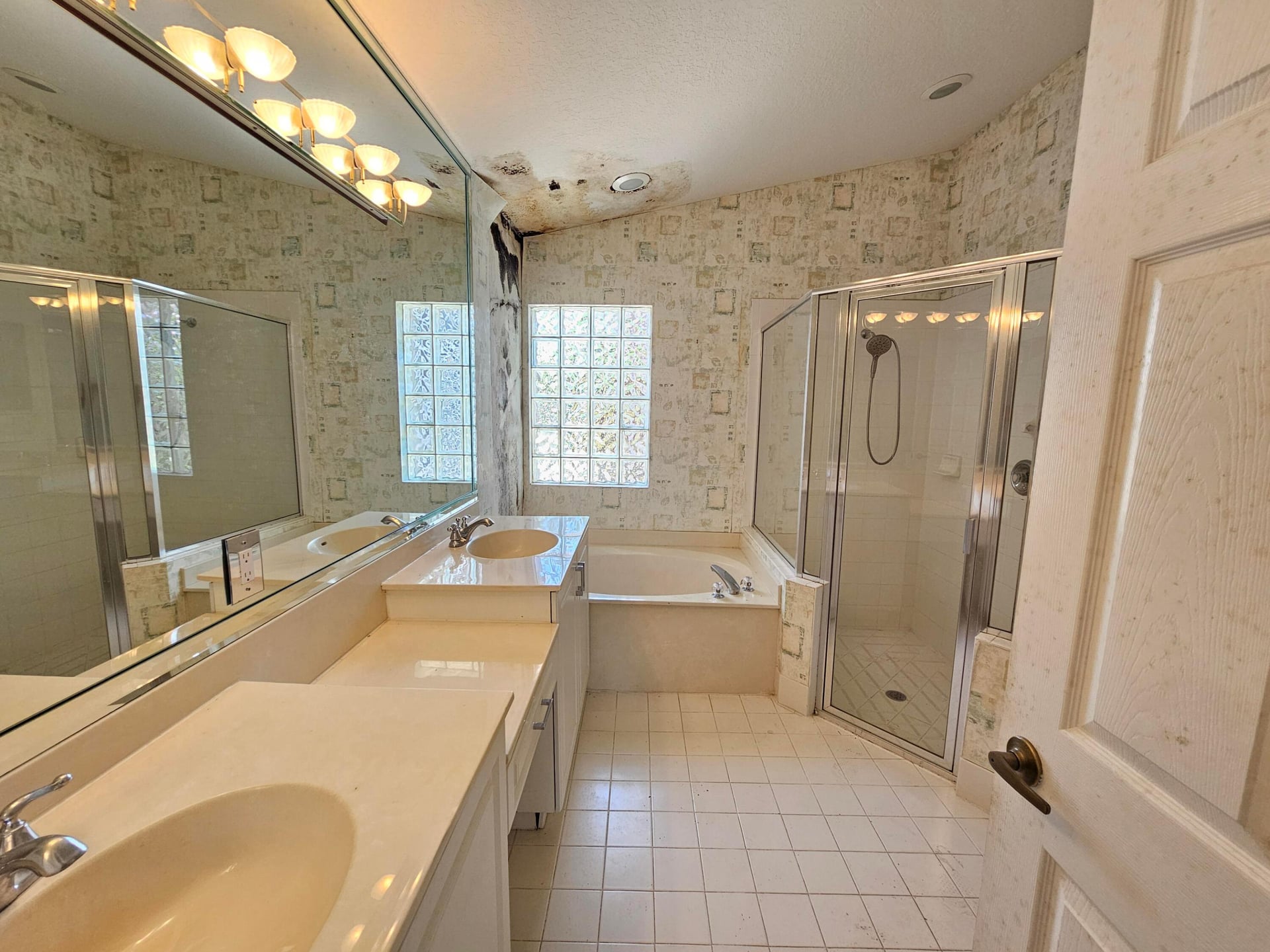  Residence photo 4