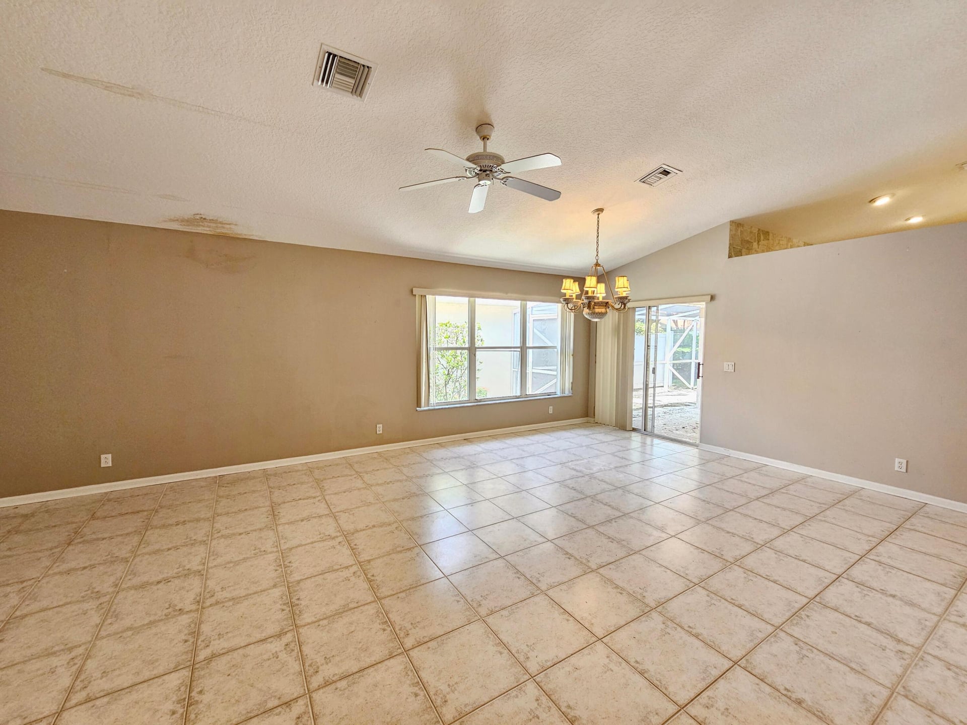  Residence photo 5