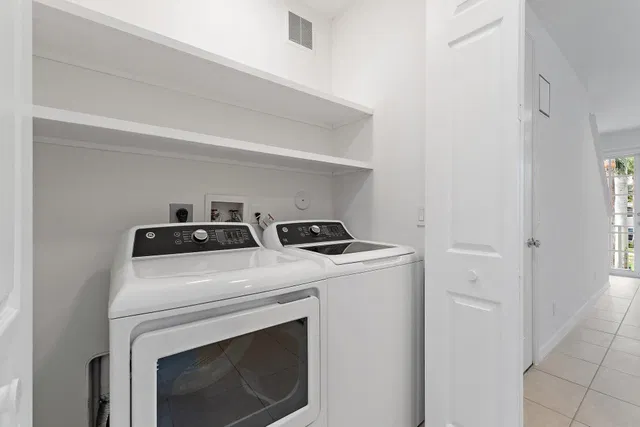  Residence photo 9