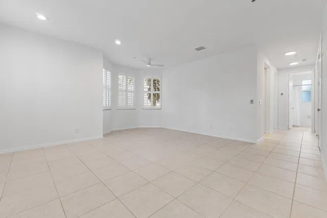  Residence photo 12
