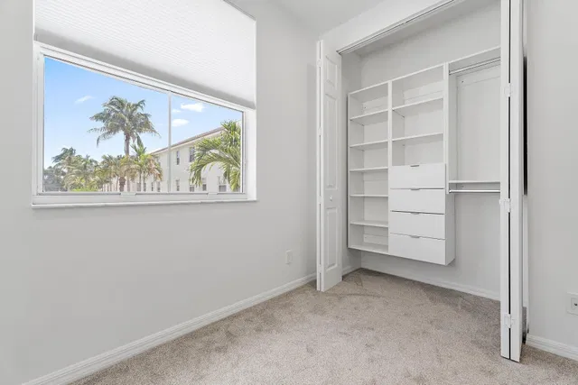  Residence photo 17