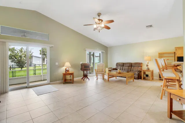  Residence photo 27