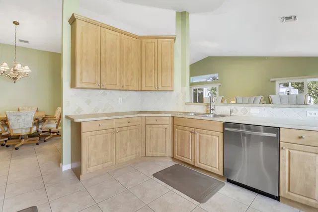  Residence photo 34