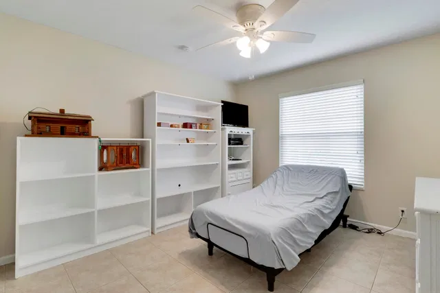  Residence photo 36